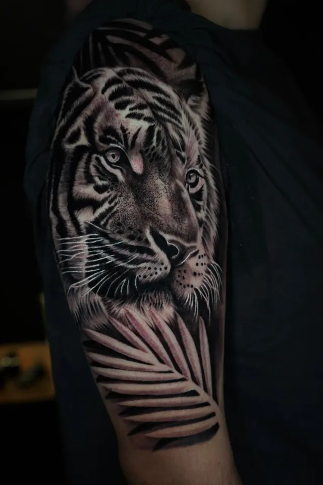 Tiger realism tattoo